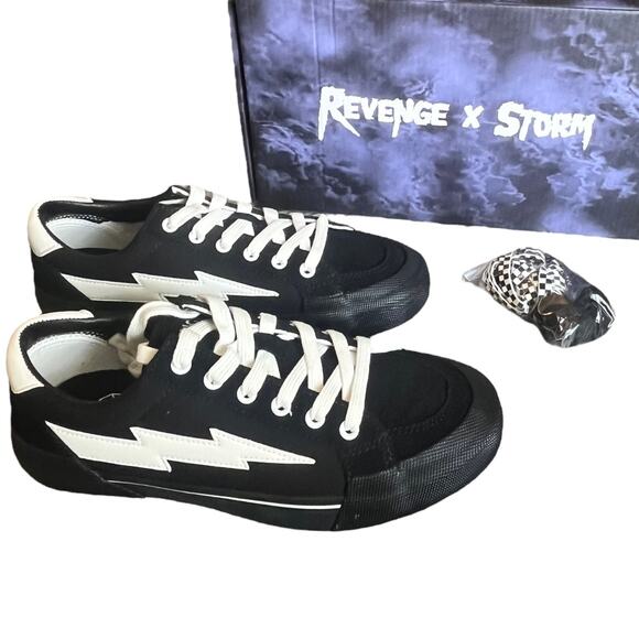 Revenge X Storm Women NEW Revenge x Storm Low Top SNEAKERS Black White Mens 7, Womens 8.5 SHOES Boxed!